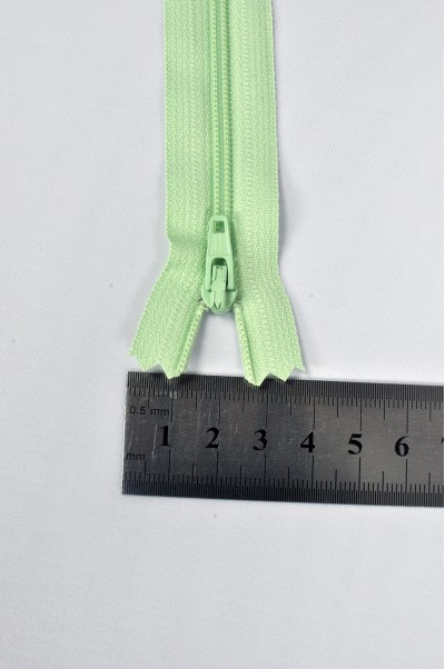 ZIP033  1號拉鏈  成衣單頭拉鏈款式   聚酯牙拉鏈款式  密尾拉鏈  不設單獨拉鍊訂購 正面照